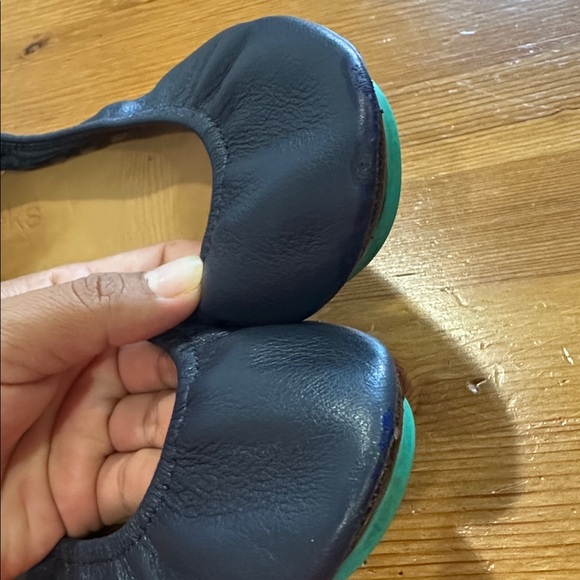 Tieks  by Gavrieli  Chic Blue Leather Ballet Flats size 7 - Picture 9 of 9